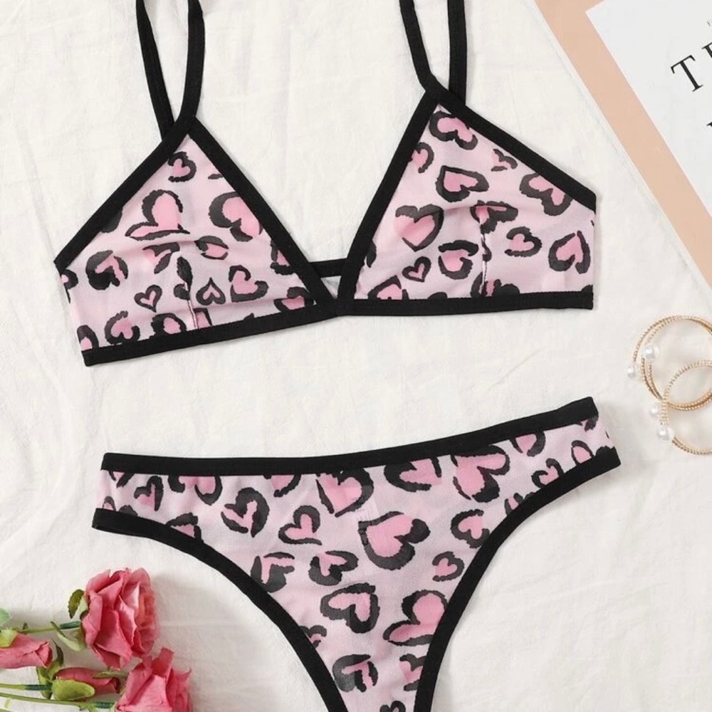 Heart Print Contrast Binding Lingerie Set